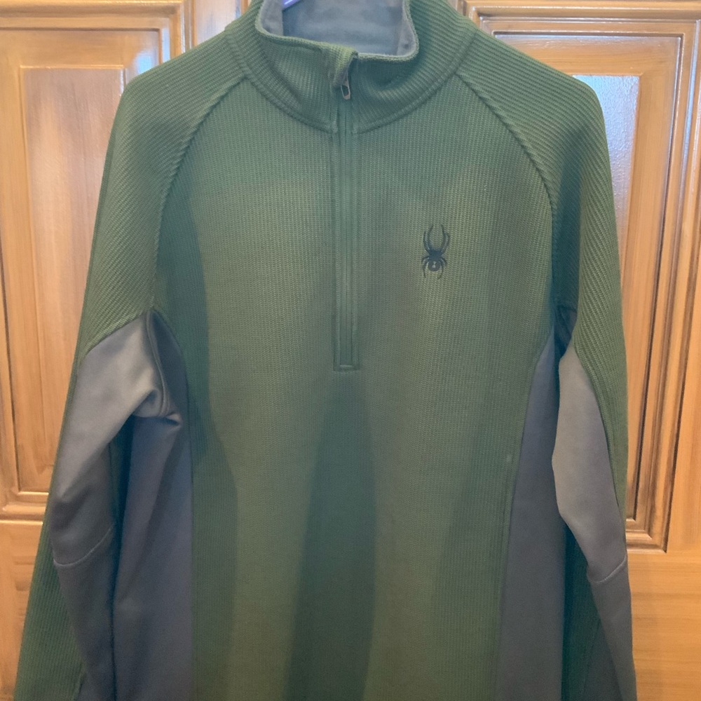 Men’s spyder shirt